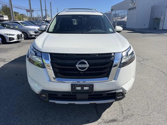 2023 Nissan Pathfinder SL 4WD