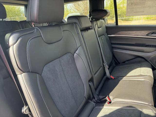 2026 Jeep Grand Cherokee L Altitude 4x2