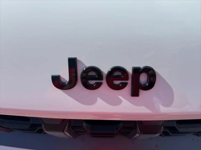 2026 Jeep Grand Cherokee L Altitude 4x2