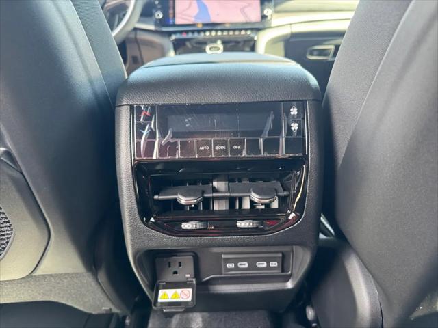 2026 Jeep Grand Cherokee L Altitude 4x2