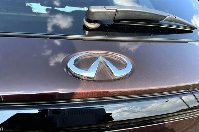 2022 INFINITI QX60 LUXE