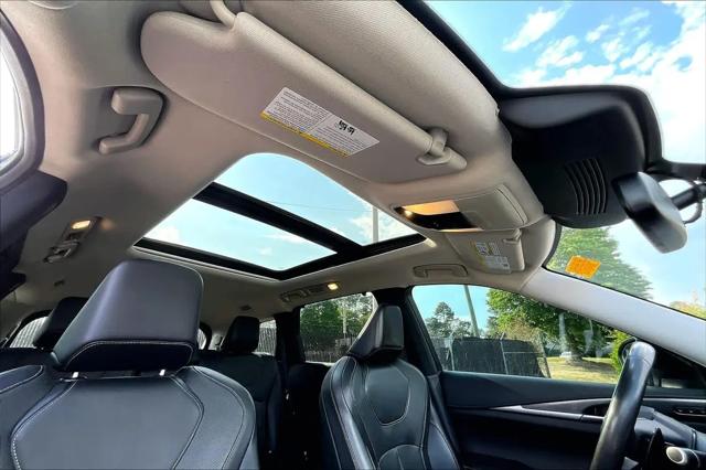 2022 INFINITI QX60 LUXE