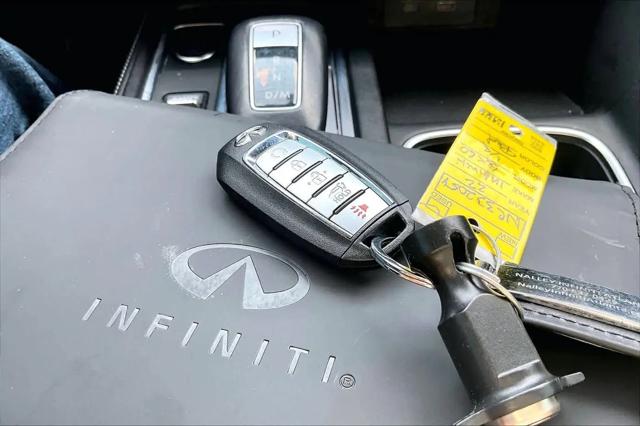 2022 INFINITI QX60 LUXE