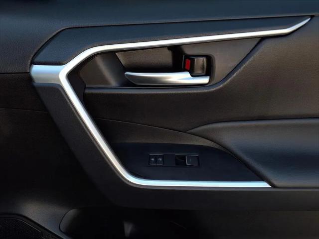 2025 Toyota RAV4 Hybrid XLE Premium