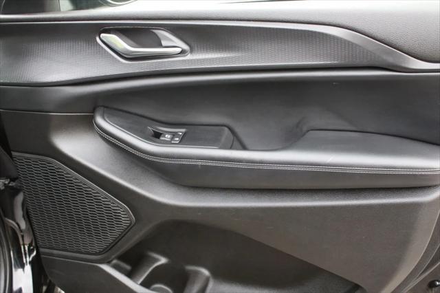 2024 Jeep Grand Cherokee L Laredo 4x2
