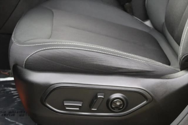 2024 Jeep Grand Cherokee L Laredo 4x2