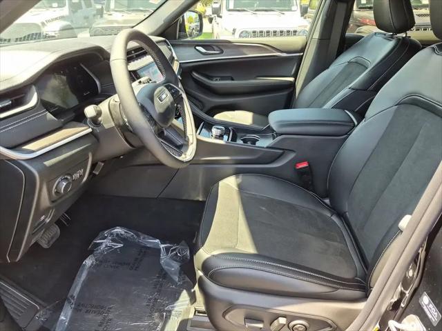 2026 Jeep Grand Cherokee Altitude 4x2
