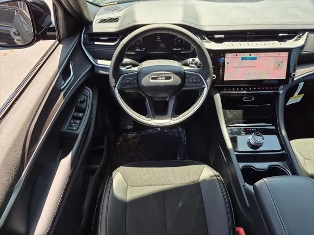 2026 Jeep Grand Cherokee Altitude 4x2