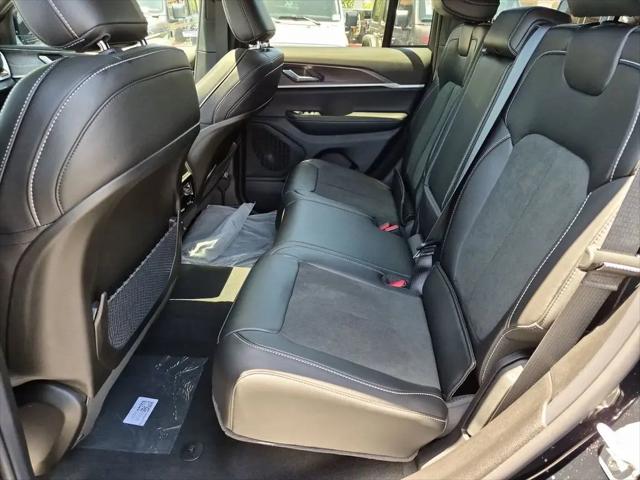 2026 Jeep Grand Cherokee Altitude 4x2