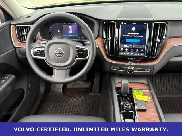 2024 Volvo XC60 B5 Plus Dark Theme