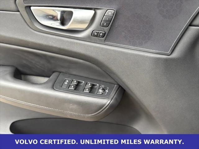 2024 Volvo XC60 B5 Plus Dark Theme