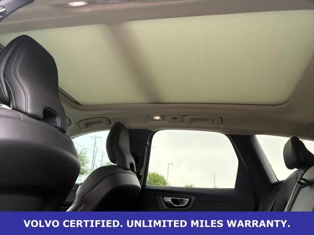 2024 Volvo XC60 B5 Plus Dark Theme