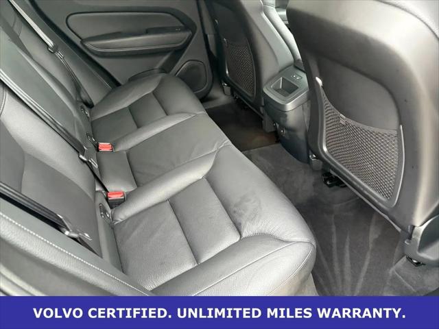 2024 Volvo XC60 B5 Plus Dark Theme