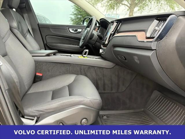 2024 Volvo XC60 B5 Plus Dark Theme