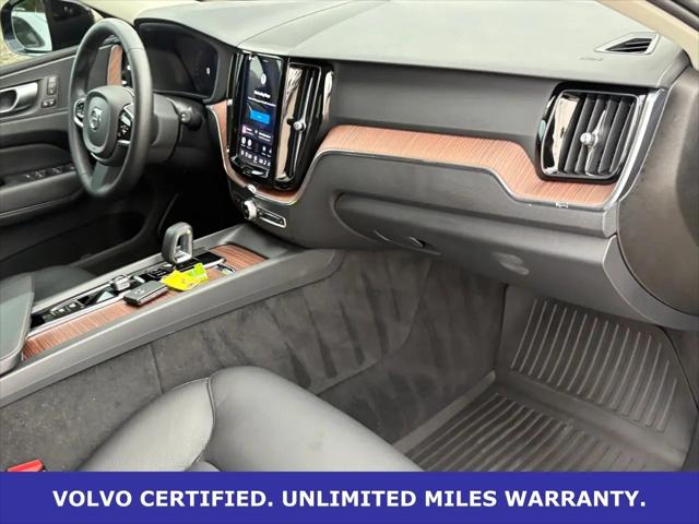 2024 Volvo XC60 B5 Plus Dark Theme