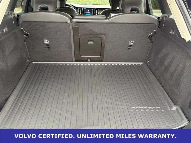 2024 Volvo XC60 B5 Plus Dark Theme
