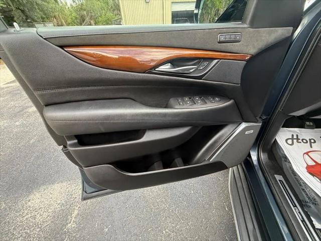 2019 Cadillac Escalade Luxury