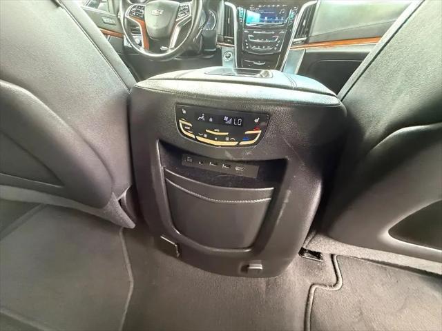 2019 Cadillac Escalade Luxury