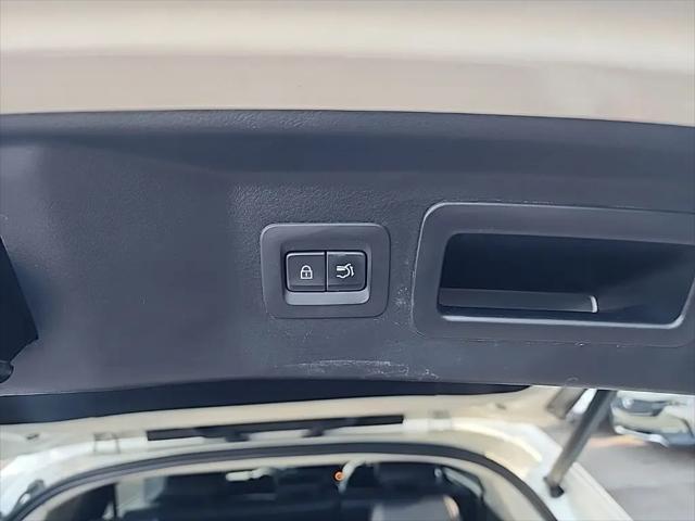 2024 Mazda X-90 3.3 Turbo Select
