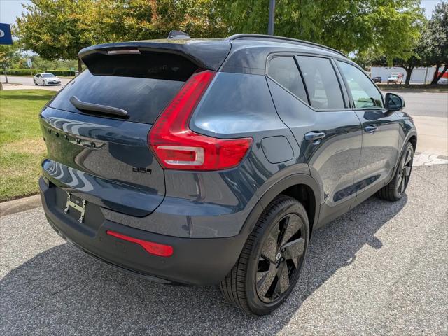2026 Volvo XC40 Black Edition Ultra, B5 AWD Gas (mild hybrid)