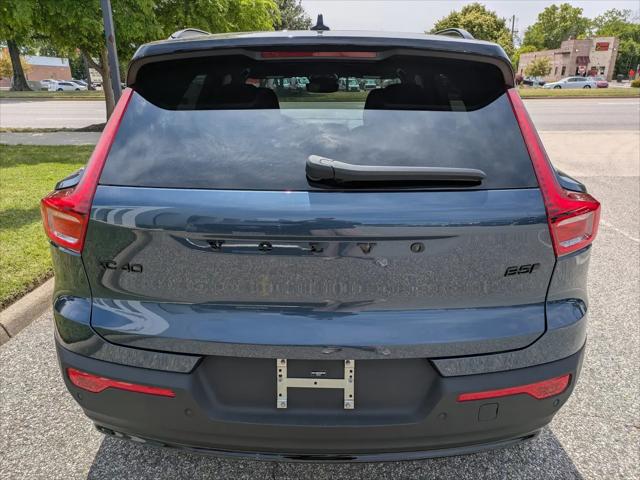 2026 Volvo XC40 Black Edition Ultra, B5 AWD Gas (mild hybrid)