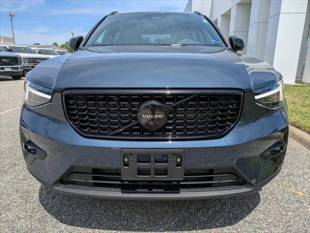 2026 Volvo XC40 Black Edition Ultra, B5 AWD Gas (mild hybrid)