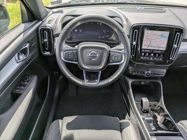 2026 Volvo XC40 Black Edition Ultra, B5 AWD Gas (mild hybrid)