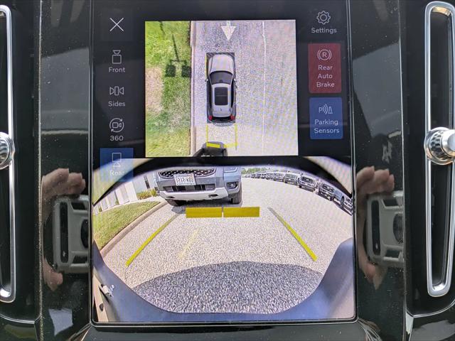 2026 Volvo XC40 Black Edition Ultra, B5 AWD Gas (mild hybrid)