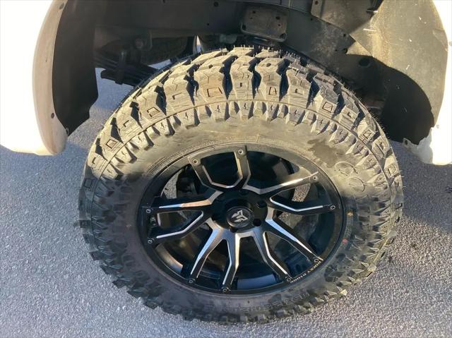 2023 Nissan Titan Crew Cab SV 4x4