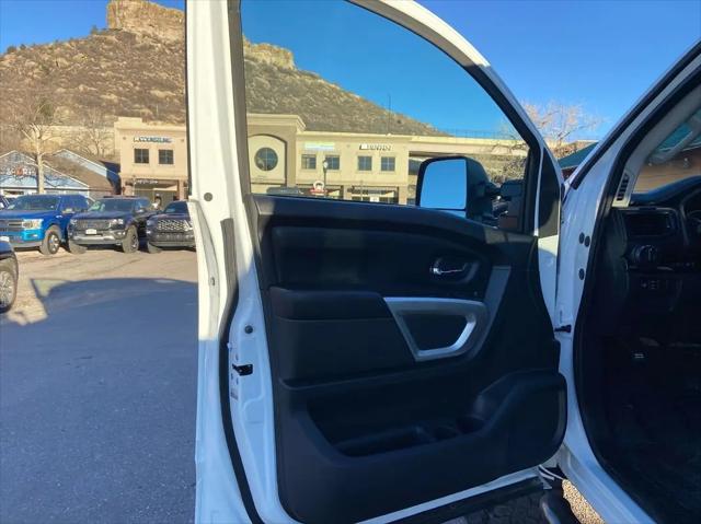 2023 Nissan Titan Crew Cab SV 4x4