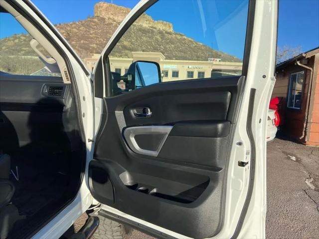 2023 Nissan Titan Crew Cab SV 4x4
