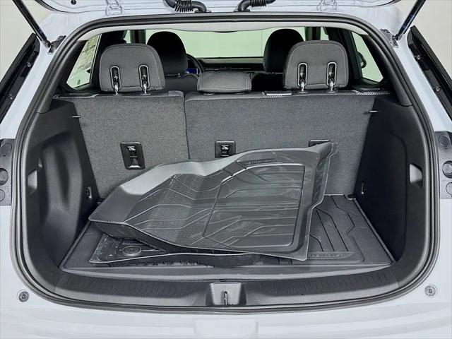 2027 Chevrolet Bolt LT FWD