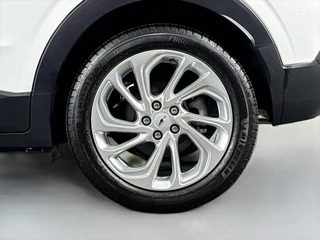 2027 Chevrolet Bolt LT FWD