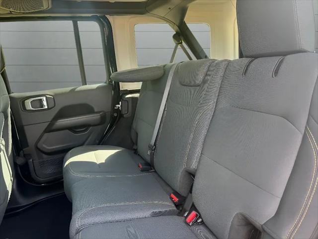 2025 Jeep Wrangler 4-Door Sahara 4x4