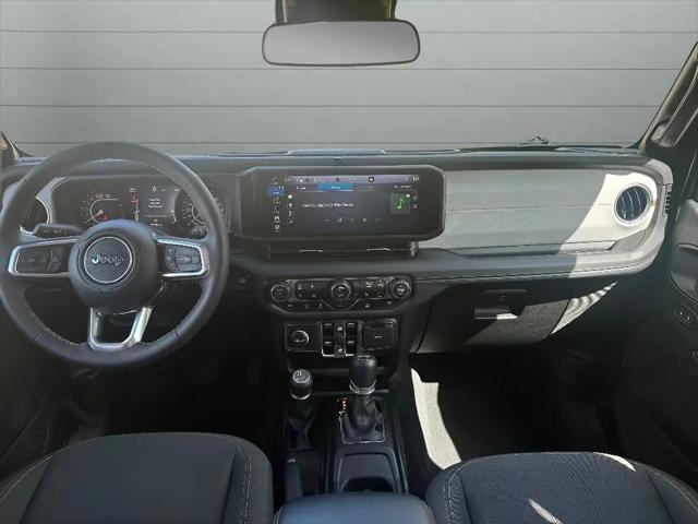 2025 Jeep Wrangler 4-Door Sahara 4x4