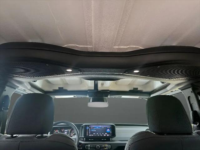 2025 Jeep Wrangler 4-Door Summit 4x4
