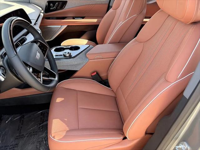 2025 Cadillac iQ Luxury 2 AWD