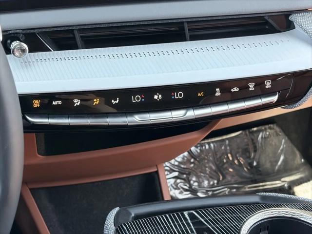 2025 Cadillac iQ Luxury 2 AWD