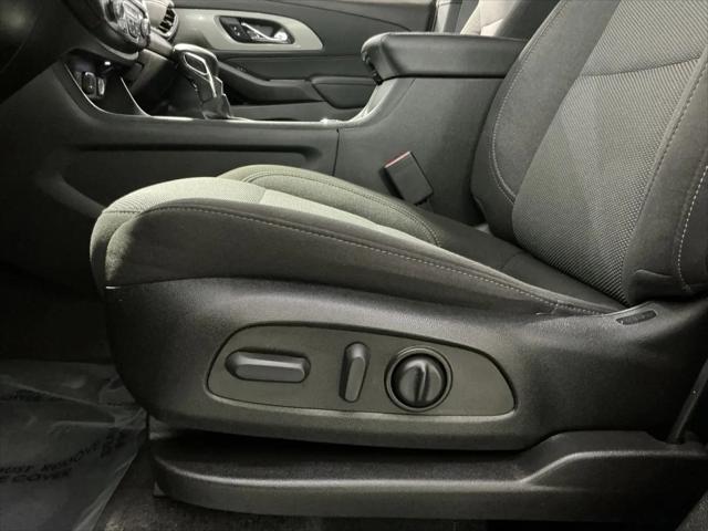 2023 Chevrolet Traverse AWD LT Cloth