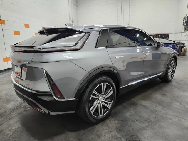 2023 Cadillac iQ AWD Luxury