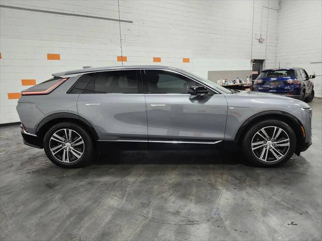 2023 Cadillac iQ AWD Luxury