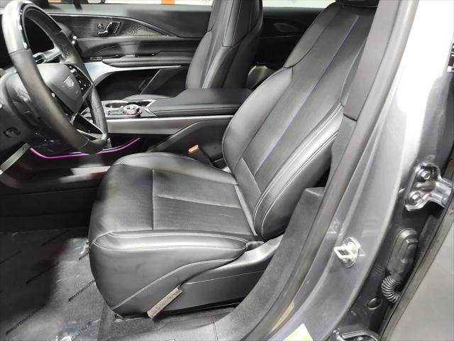 2023 Cadillac iQ AWD Luxury