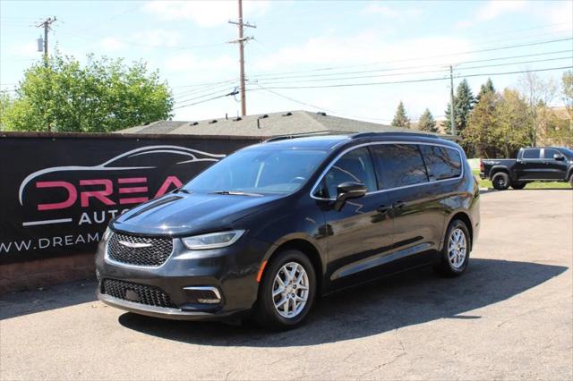 2022 Chrysler Pacifica Touring L for sale in Shelby Township, MI