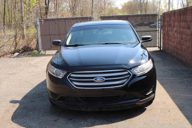 2017 Ford Taurus SE