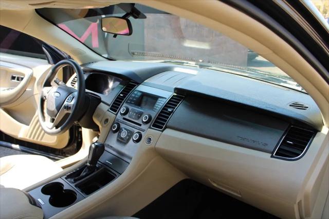 2017 Ford Taurus SE