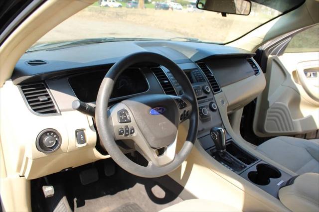 2017 Ford Taurus SE