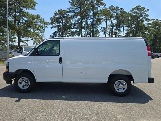 2026 Chevrolet Express Cargo Van 2500 Regular Wheelbase, WT, RWD