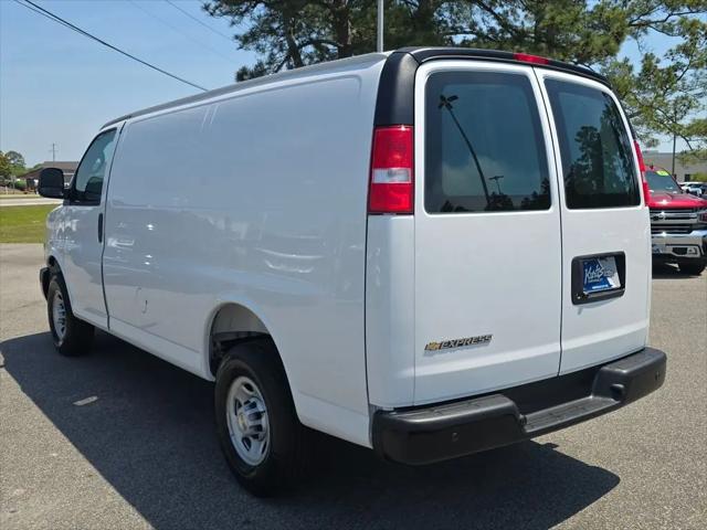 2026 Chevrolet Express Cargo Van 2500 Regular Wheelbase, WT, RWD