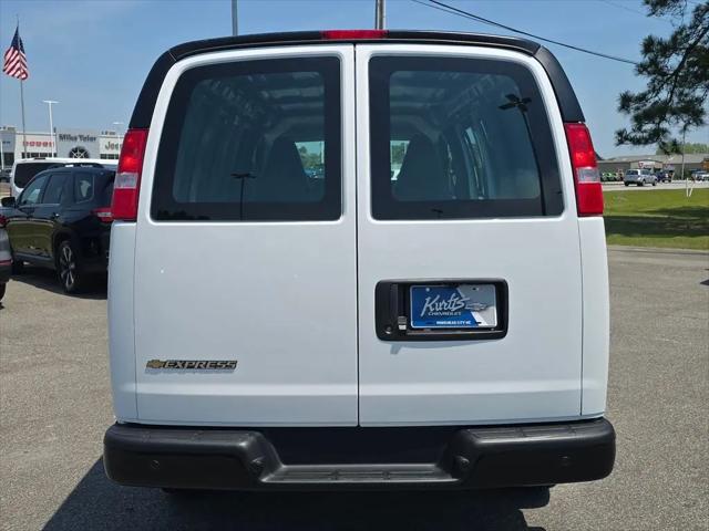 2026 Chevrolet Express Cargo Van 2500 Regular Wheelbase, WT, RWD