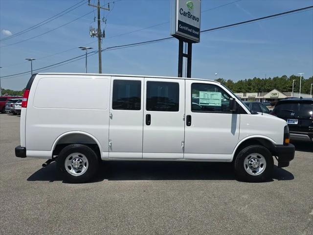 2026 Chevrolet Express Cargo Van 2500 Regular Wheelbase, WT, RWD